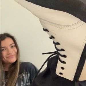 Meet your Posher, Brenna